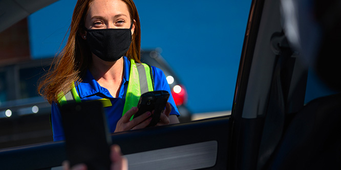 Best Buy builds a virtual store to assist customers remotely